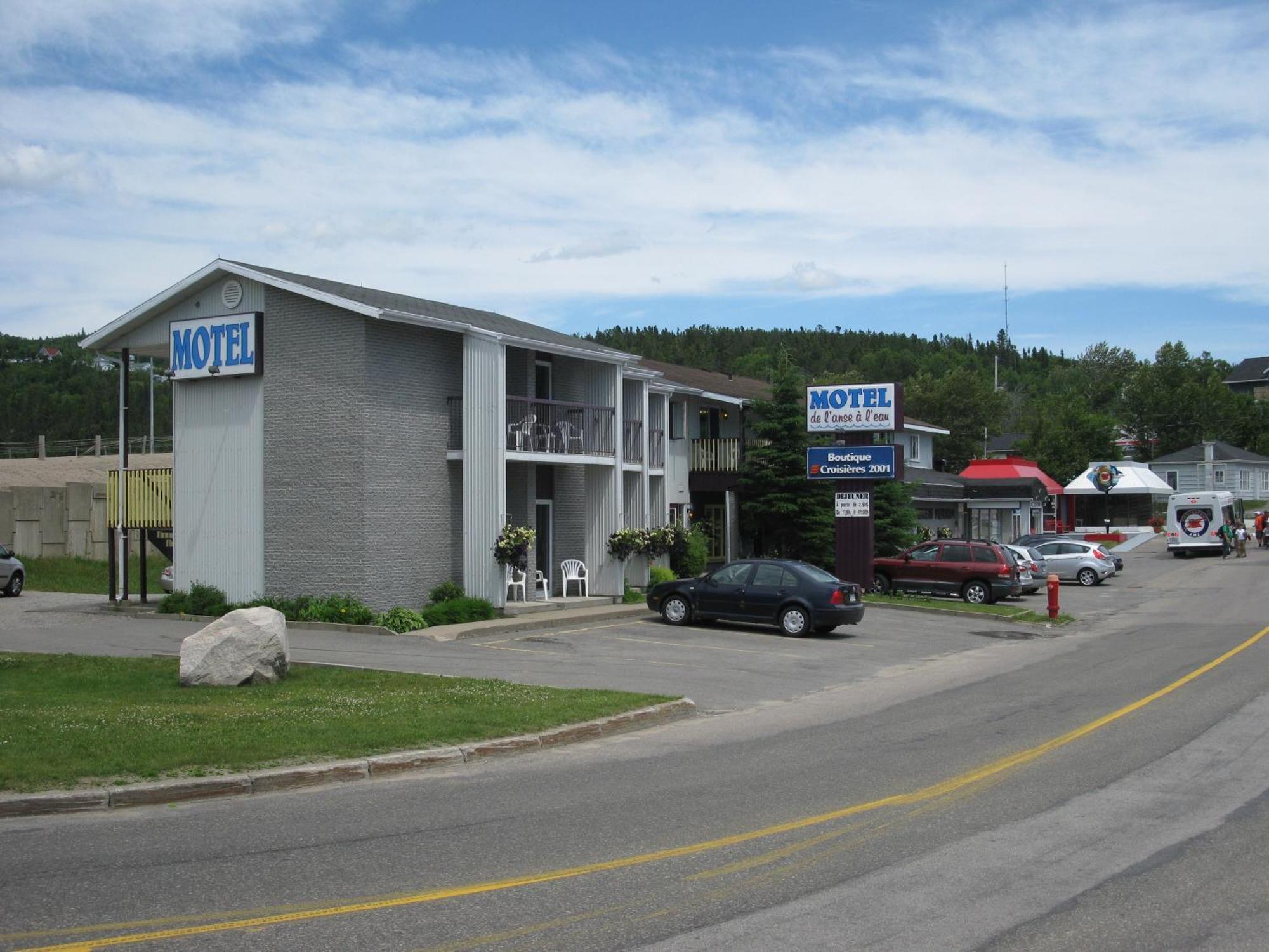 Motel De L'Anse A L'Eau Tadoussac Bagian luar foto
